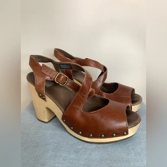 Ugg Peep Toe Heels 8 - Picture 2 of 13